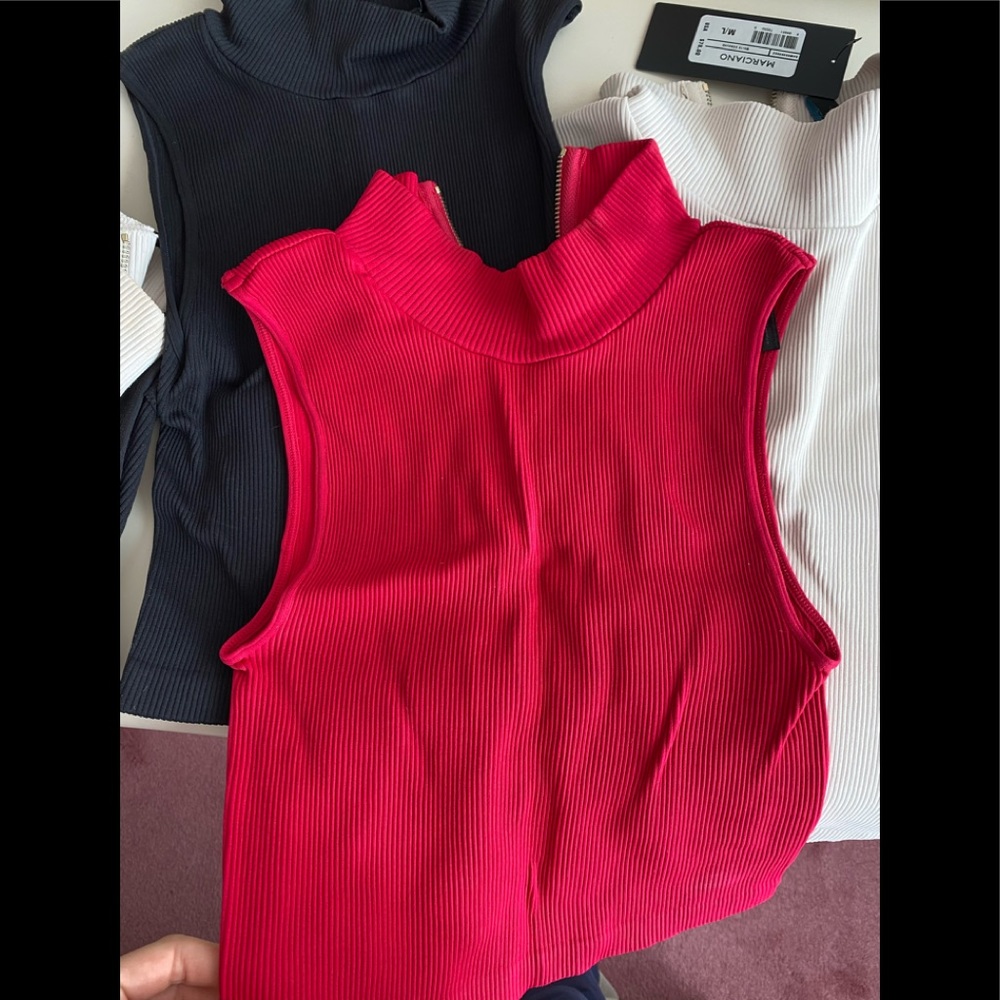 Guess of Maurciano ribbed top